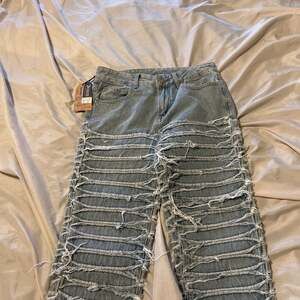 Men Ripped Jeans Skinny Fit Stacked Leg Denim Jeans size 28